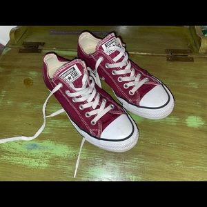 Burgundy Converse Size 7 W